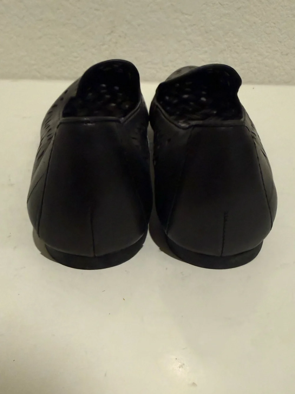 BORN Tinley Black Laser Cut Leather Slip On Flats Loafers Perforated Size 8.5